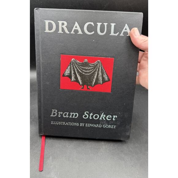 New Dracula Bram Stoker Definitive Edition Edward Gorey Nosferatu Vampire 1996 - Picture 1 of 8